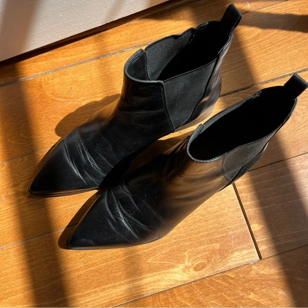 Black Chelsea Boots with Pointed Toe - Picture 5 of 12